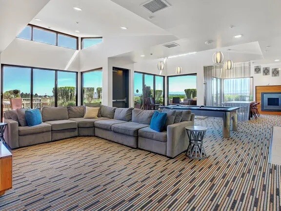 Building Photo - 4550 38th Ave SW