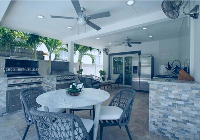 Building Photo - 3675 SW 26th St