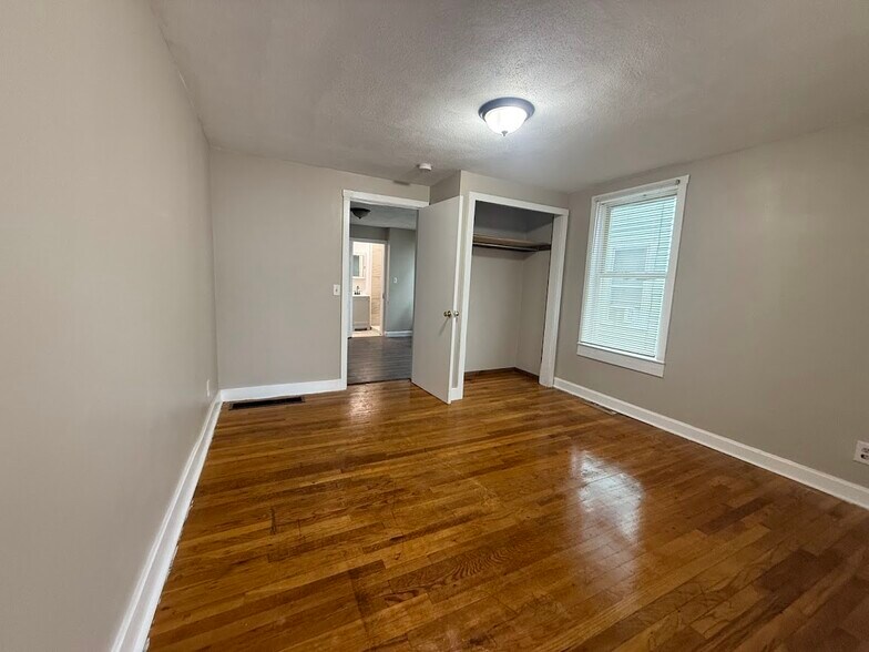 Building Photo - 25 Holman St