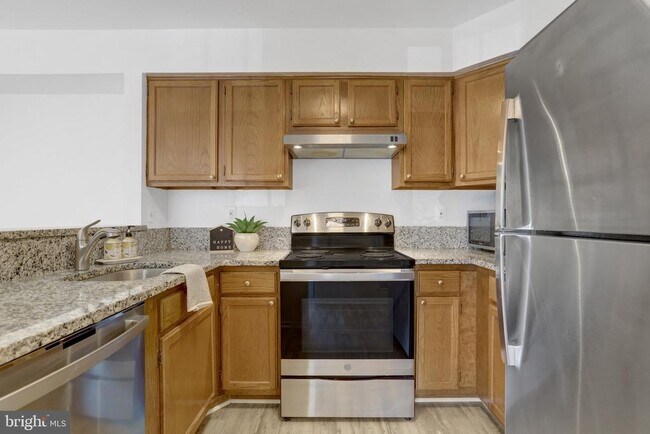 Building Photo - 7825 Harrowgate Cir