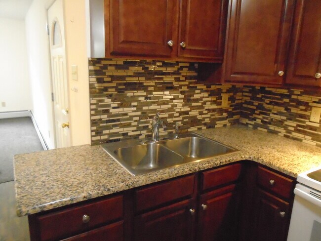 Building Photo - 3405 Sullivan Trl