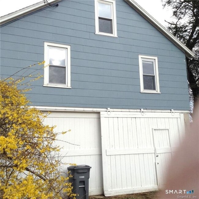 Building Photo - 319 Chesterfield Rd