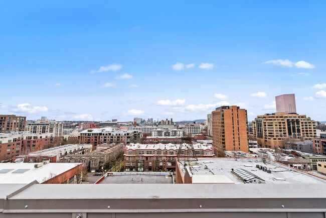 Building Photo - 1314 NW Irving St