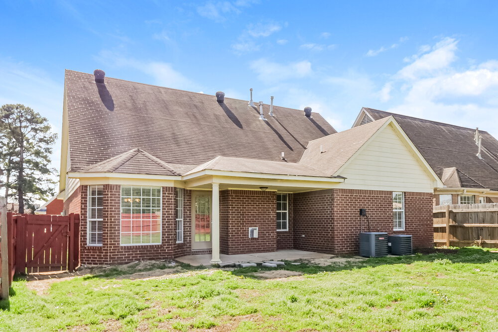 Building Photo - 1118 Greenwich Dr