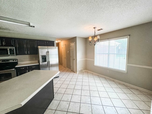 Building Photo - 1294 River Bank Dr