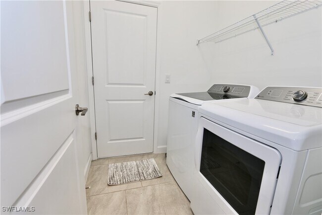 Building Photo - 18293 Ridgeline Dr