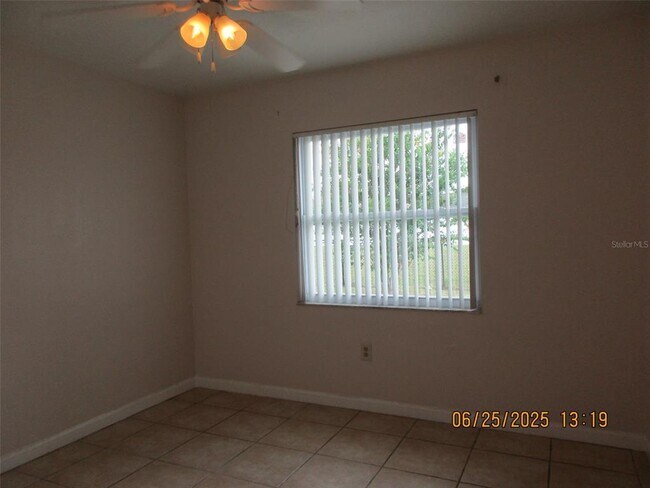 Building Photo - 154 Tulip Way