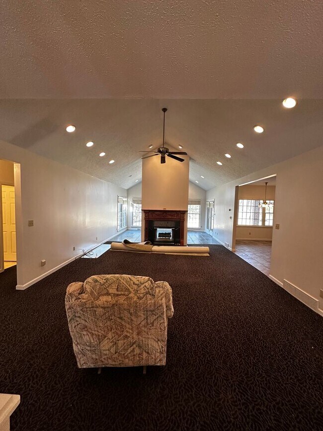 Building Photo - 1250-1254 Evans City Rd