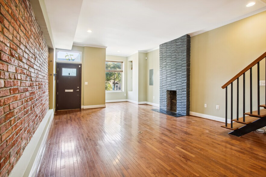 front entry - 76 R St NW