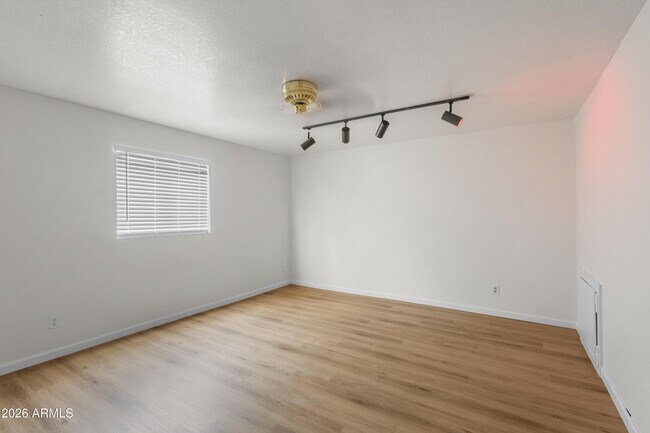 Building Photo - 1143 N Ironwood Ct