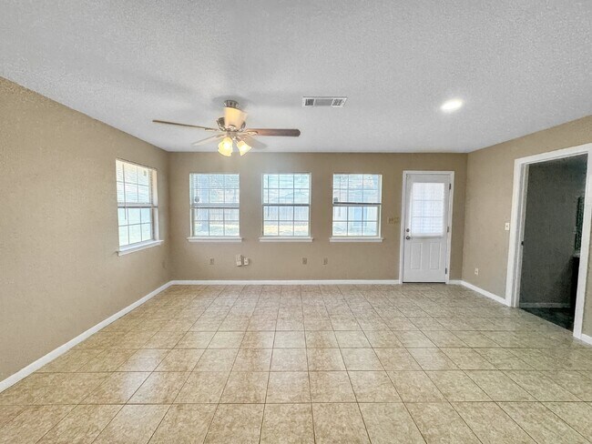 Building Photo - Welcome to Your New Rental in West San Antonio