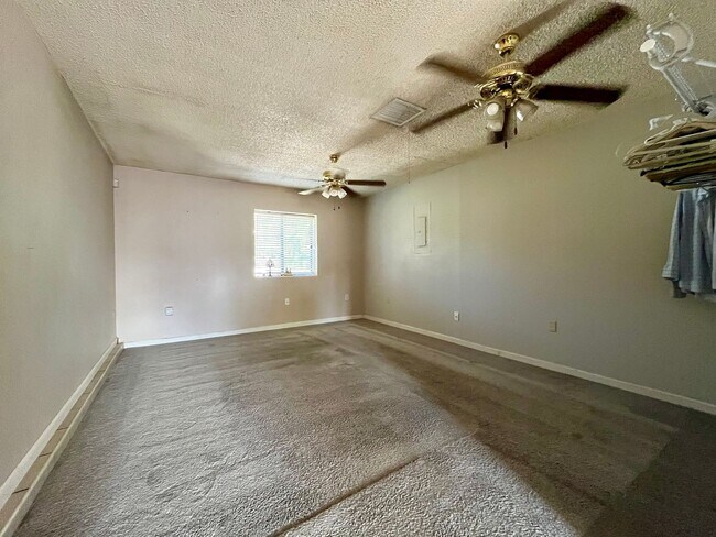 Building Photo - Beautiful 3/2 home in Mulberry!!