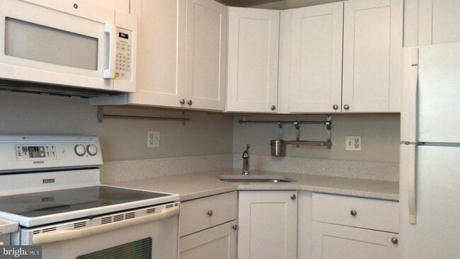 Building Photo - 1813 Key Blvd