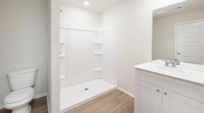 Building Photo - 560 St Charles Pl