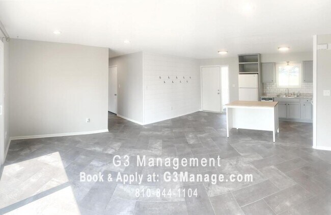 Building Photo - 570 E Marr Rd