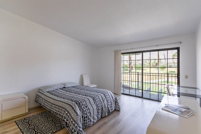 Building Photo - 505 S Farrell Dr