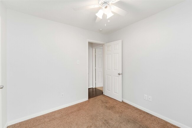 Building Photo - 3122 Sunnydale Dr