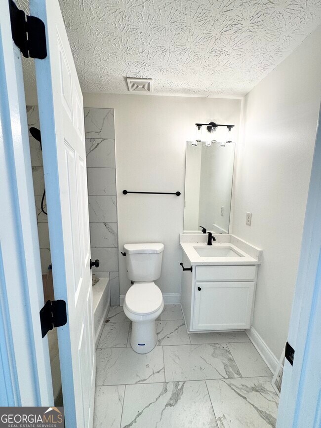 Building Photo - 6284 Southland Ridge