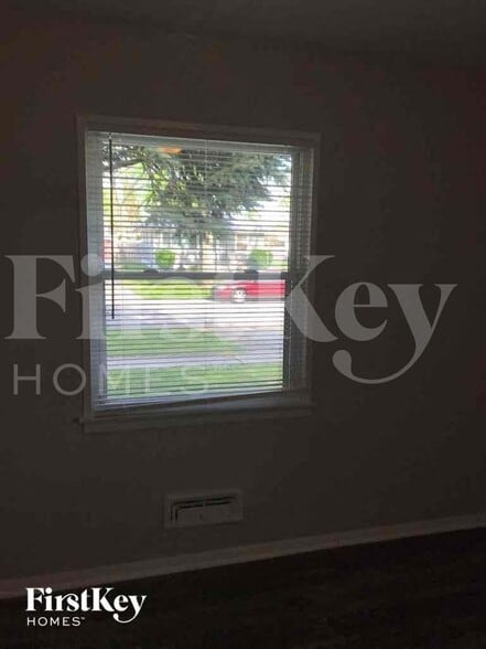 Building Photo - 17422 Community St