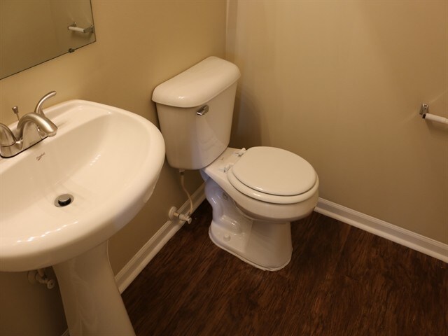 Building Photo - 7463 Highland Ave