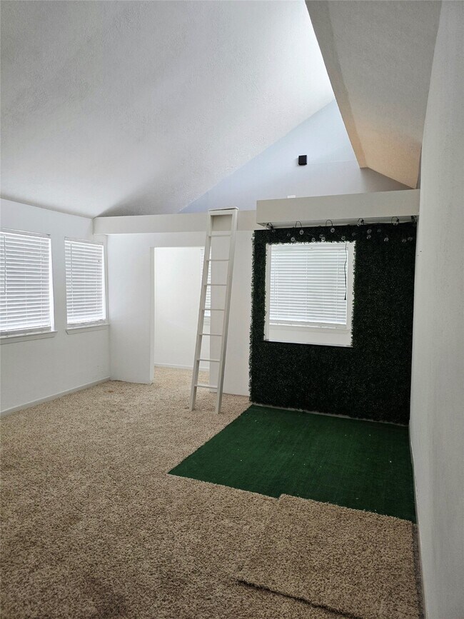 Building Photo - 13014 Lazdins Cir