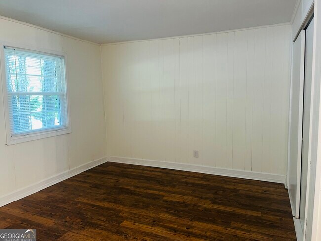 Building Photo - 45 Westgate Cir