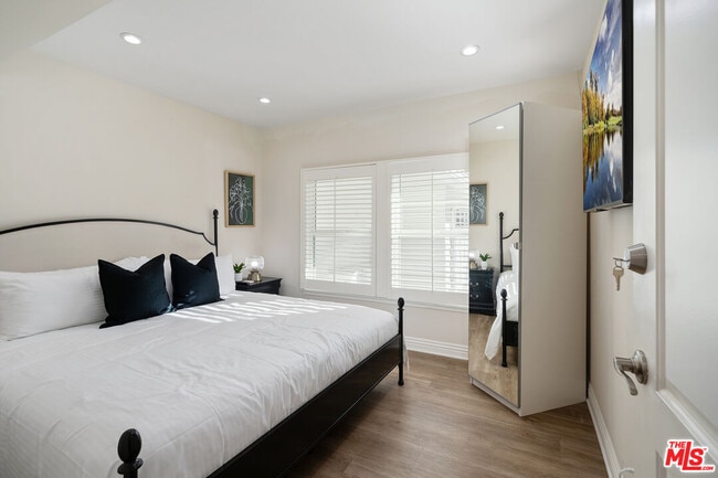 Building Photo - 22711 Margarita Dr