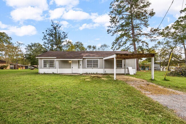 Building Photo - 340 Magnolia Dr