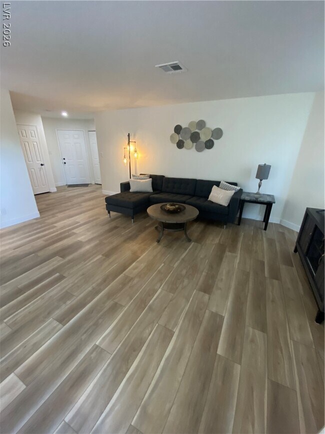 Building Photo - 5028 S Rainbow Blvd
