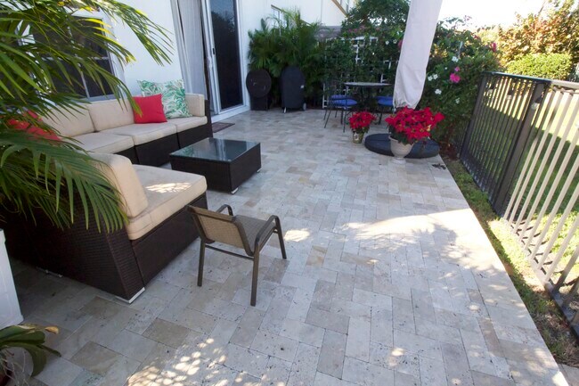 Building Photo - 4616 Tara Cove Way