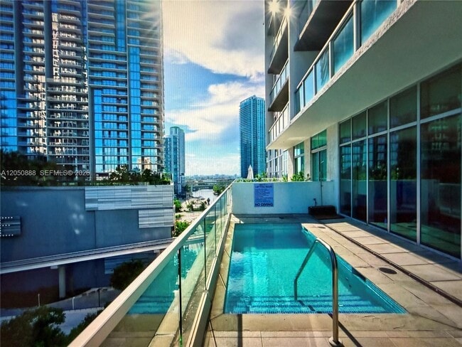 Building Photo - 500 Brickell Ave
