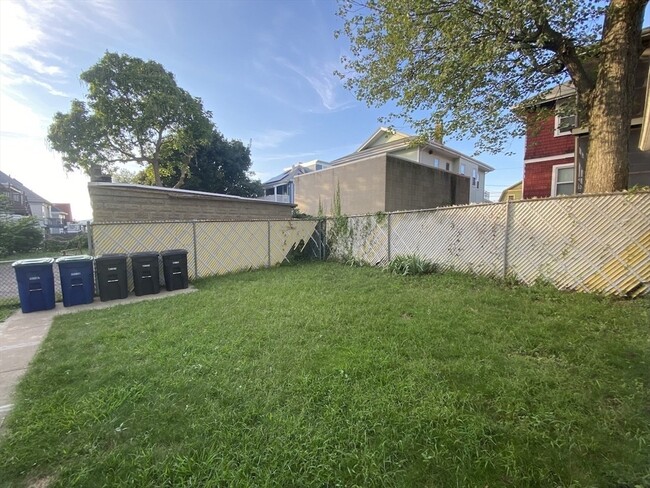 Building Photo - 27 Conwell Ave