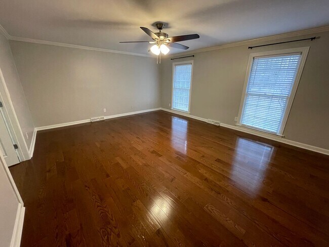 Building Photo - Executive Rental in Horseleg Creek- $3,295
