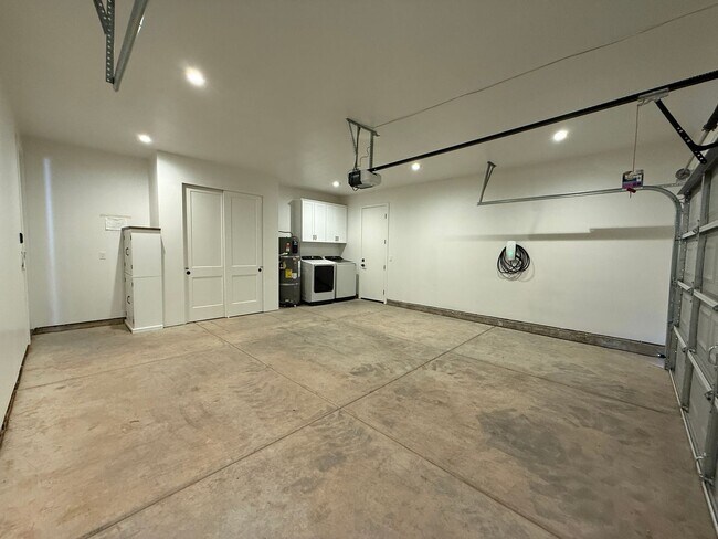 Building Photo - New Build in Established Neighborhood