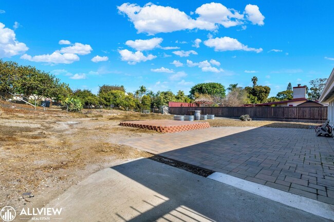 Building Photo - Charming Home with Expansive Backyard Oasis