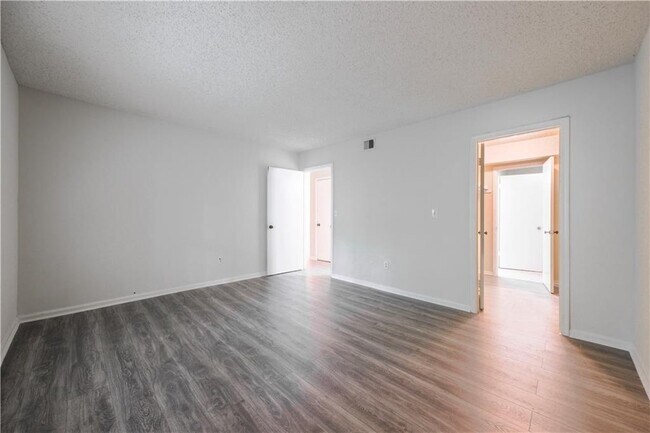 Building Photo - 92 De Arc Pl NW
