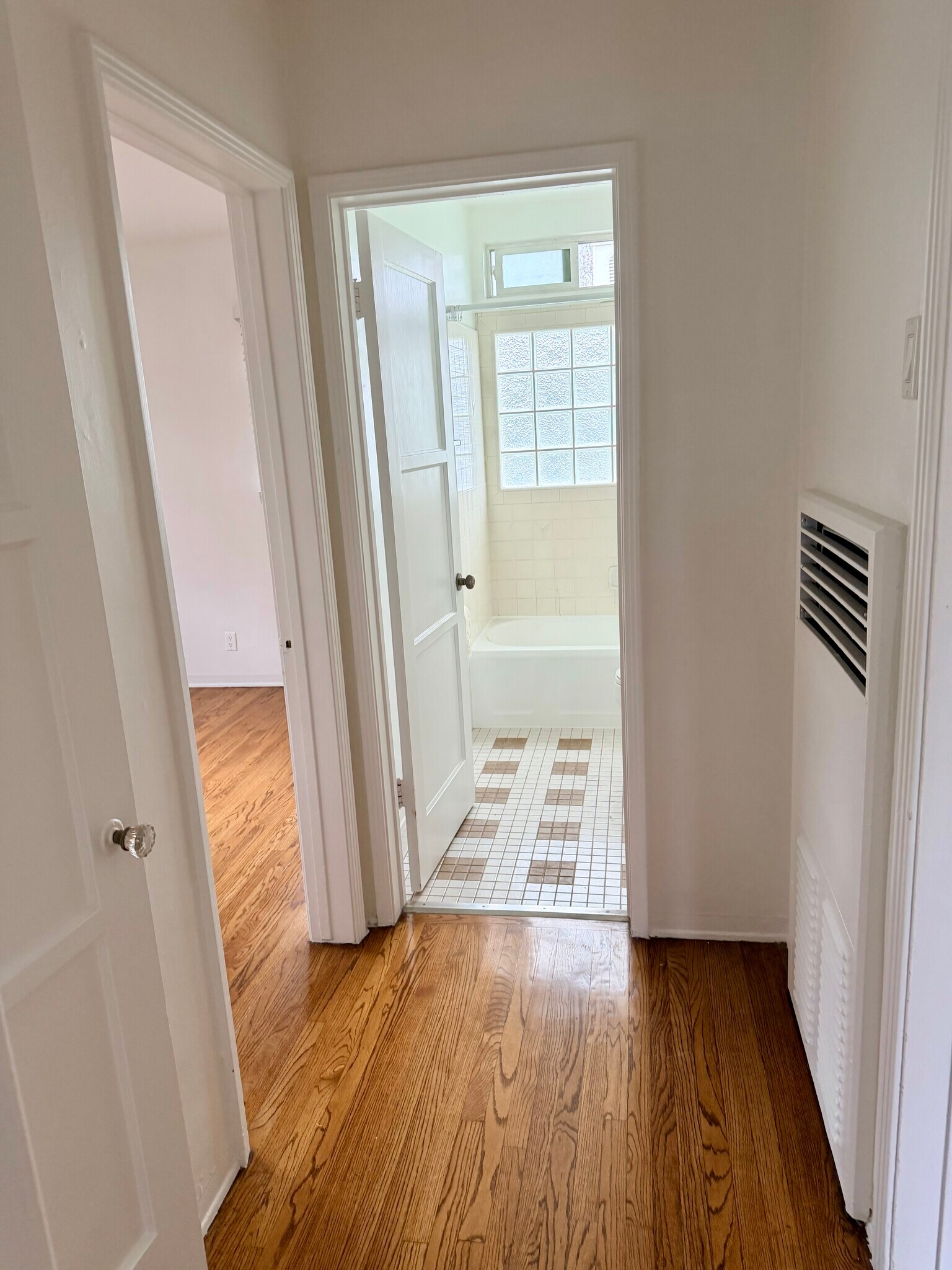 Building Photo - 4319 Cahuenga Blvd