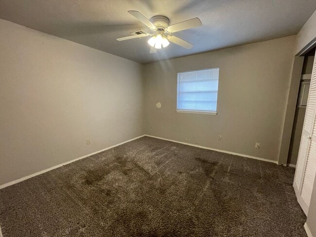 Building Photo - 2 Bed Duplex OKC- Move in Deposit-Free! (If Qualified)