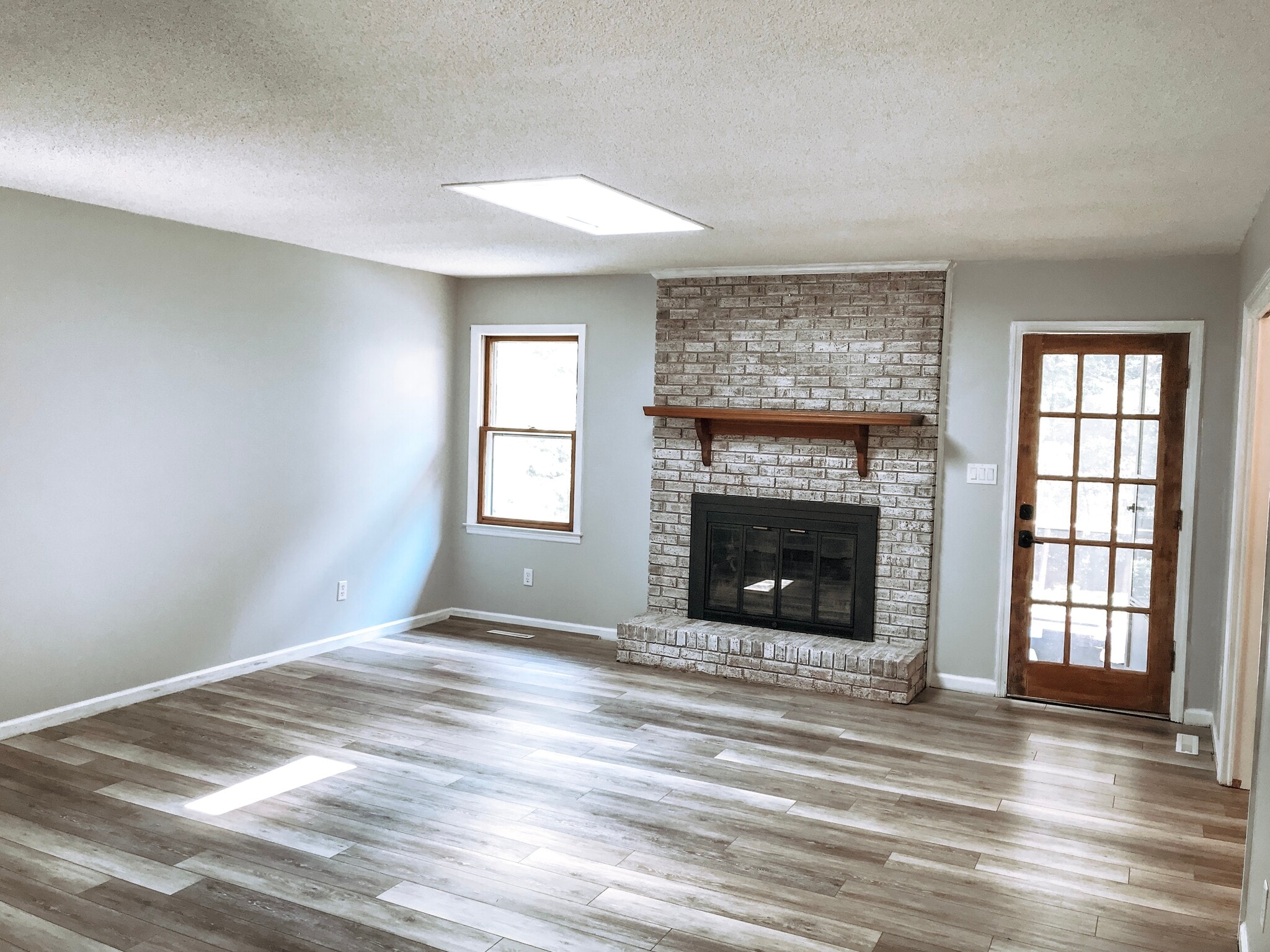 Building Photo - 300 Selkirk Trail