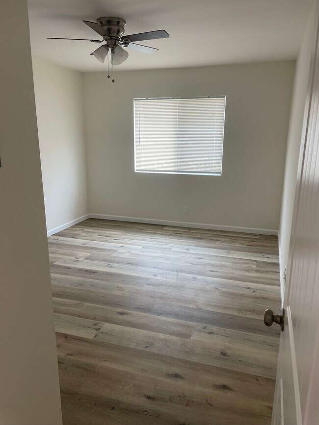 Building Photo - 127 E A St