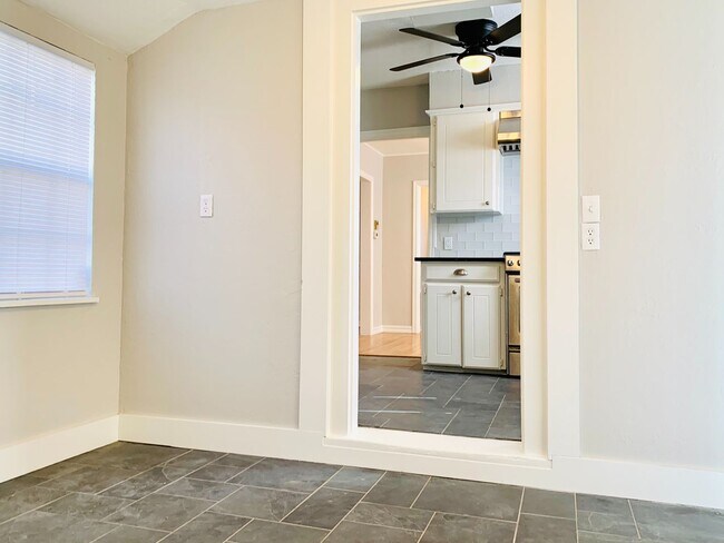 Building Photo - Beautiful 3BD/2BA Home Near OU – Prime Nor...