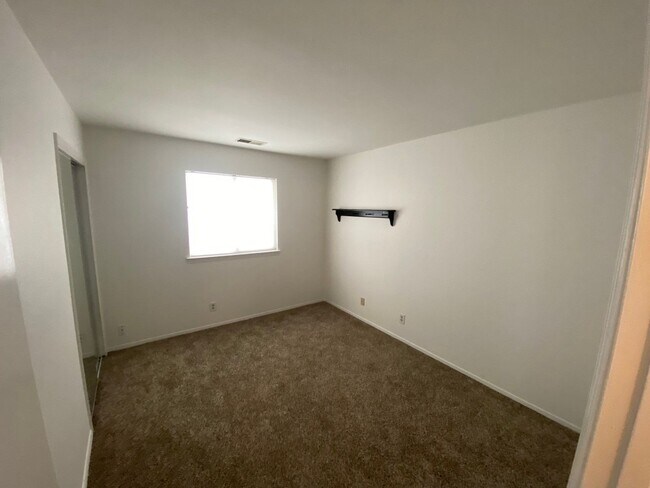 Building Photo - 5201 Sweetwater Dr NW