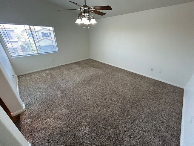 Building Photo - SOUTHWEST LAS VEGAS PROEPRTY WITH 3 BED, 3...