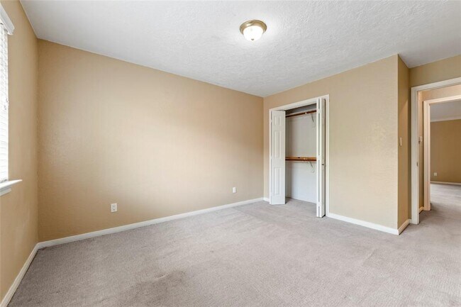 Building Photo - 2105 Spyglass Dr
