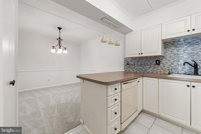 Building Photo - 81 Oakridge Dr