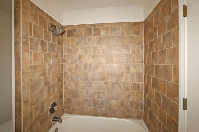 Building Photo - Beautiful 4 bedroom rental in Puckett West!