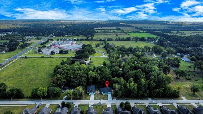 Building Photo - 517 Lovers Ln