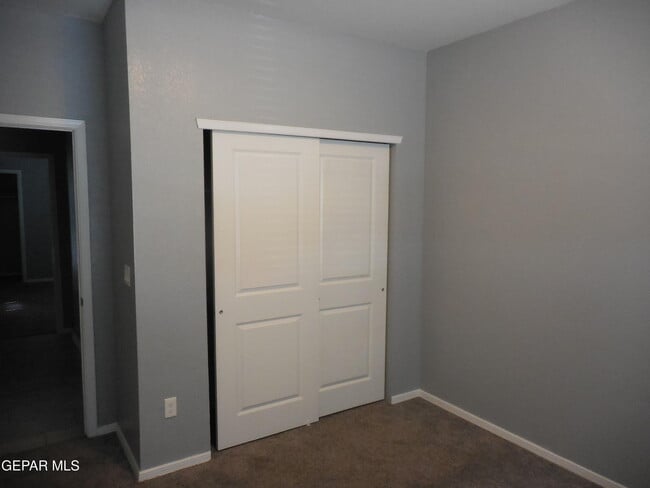 Building Photo - 12867 Ivelet Ct