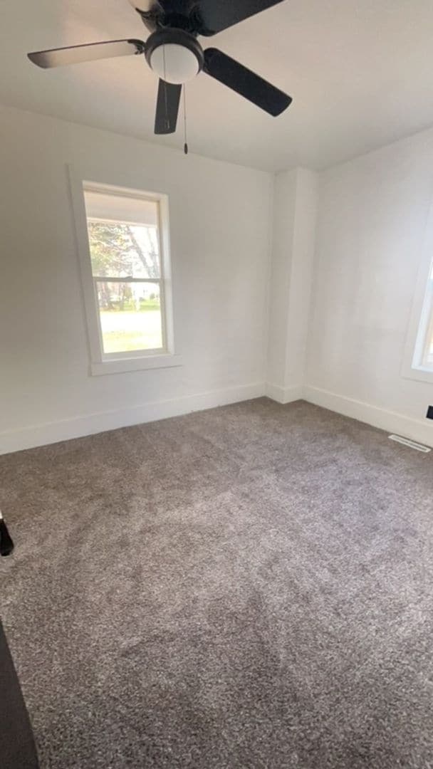 Building Photo - 4 Bedroom Single Family Home Available!