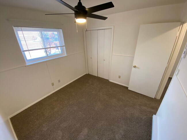 Building Photo - 154 S Los Pinos Dr